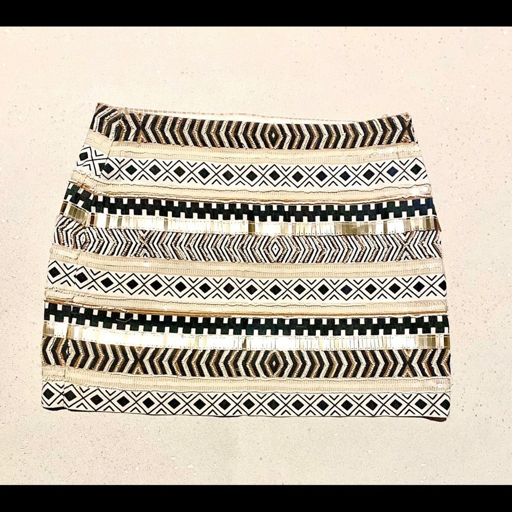 Mini sequin skirt - Picture 2 of 4